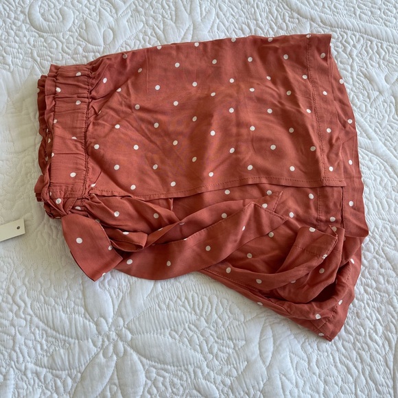 Shorts - Picture 3 of 4